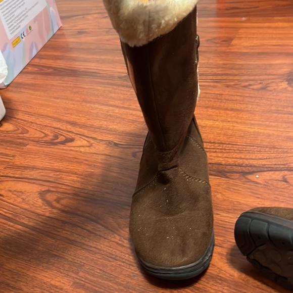 Sherpa Lined Brown Boots - Picture 3 of 6